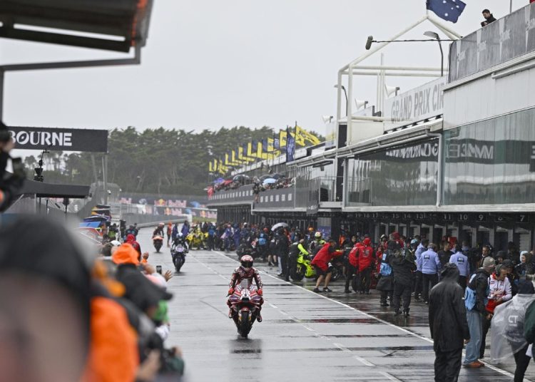 Zašto MotoGP nije premjestio VN Australije za subotu unatoč lošoj vremenskoj prognozi Zašto MotoGP nije premjestio VN Australije za subotu unatoč lošoj vremenskoj prognozi
